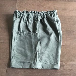 Aritzia Wilfred Free linen shorts